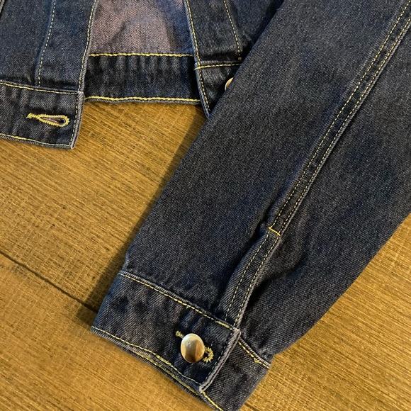 Cute Cropped Jean Jacket! - Picture 4 of 6